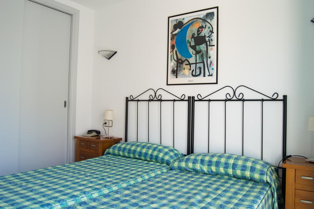 Hostal Rosales Es Pujols Værelse billede