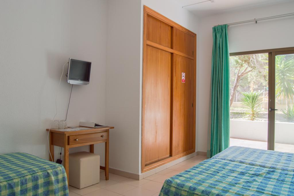Hostal Rosales Es Pujols Værelse billede